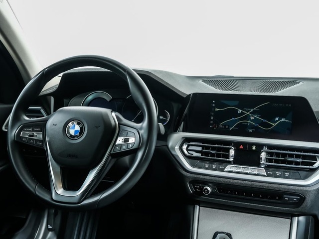 BMW Serie 3 318d color Negro. Año 2019. 110KW(150CV). Diésel. En concesionario Oliva Motor Tarragona de Tarragona