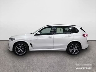 Fotos de BMW X5 xDrive30d color Blanco. Año 2018. 195KW(265CV). Diésel. En concesionario Unicars Ponent de Lleida