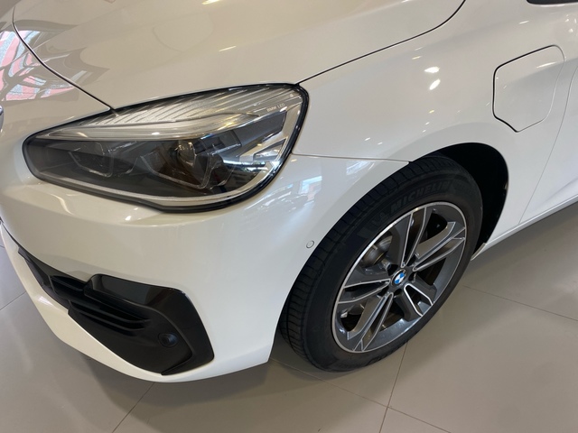 BMW Serie 2 225xe iPerformance Active Tourer color Blanco. Año 2019. 165KW(224CV). Híbrido Electro/Gasolina. En concesionario Marmotor de Las Palmas