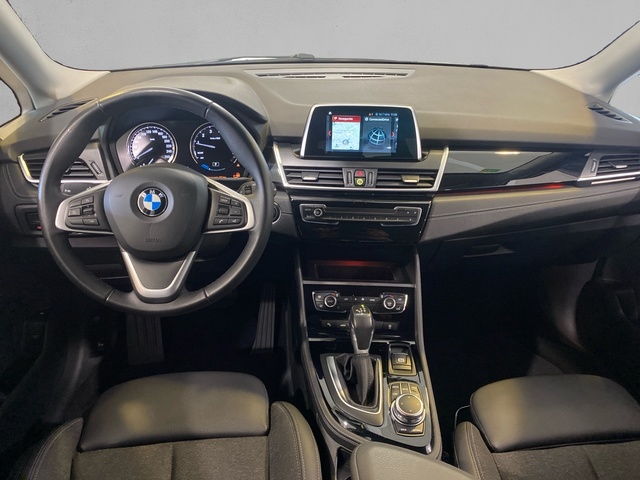 BMW Serie 2 225xe iPerformance Active Tourer color Blanco. Año 2019. 165KW(224CV). Híbrido Electro/Gasolina. En concesionario Marmotor de Las Palmas