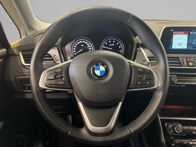 BMW Serie 2 225xe iPerformance Active Tourer color Blanco. Año 2019. 165KW(224CV). Híbrido Electro/Gasolina. En concesionario Marmotor de Las Palmas