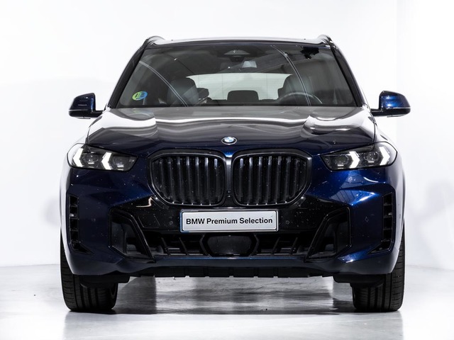 BMW X5 xDrive30d color Azul. Año 2023. 219KW(298CV). Diésel. En concesionario Oliva Motor Girona de Girona