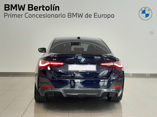 BMW i4 eDrive40 color Azul. Año 2024. 250KW(340CV). Eléctrico. En concesionario Automoviles Bertolin S.L. de Valencia