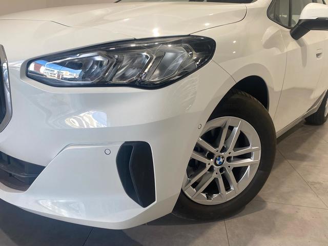 BMW Serie 2 218d Active Tourer color Blanco. Año 2022. 110KW(150CV). Diésel. En concesionario MOTOR MUNICH CADI SL-MANRESA de Barcelona