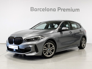 Fotos de BMW Serie 1 118d color Gris. Año 2022. 110KW(150CV). Diésel. En concesionario Barcelona Premium -- GRAN VIA de Barcelona