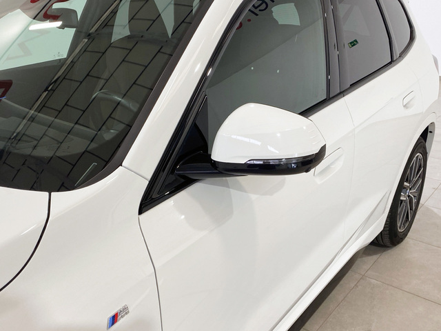 BMW X1 sDrive18d color Blanco. Año 2023. 110KW(150CV). Diésel. En concesionario Burgocar (Bmw y Mini) de Burgos