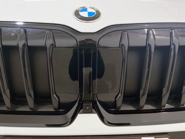 BMW X1 sDrive18d color Blanco. Año 2023. 110KW(150CV). Diésel. En concesionario Burgocar (Bmw y Mini) de Burgos
