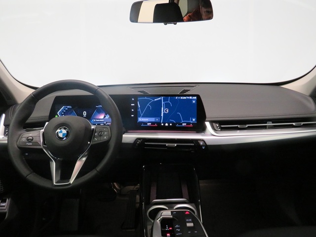 BMW X1 xDrive20d color Gris Plata. Año 2024. 120KW(163CV). Diésel. En concesionario Lugauto S.A. de Lugo