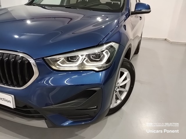 BMW X1 sDrive18d color Azul. Año 2020. 110KW(150CV). Diésel. En concesionario Unicars Ponent de Lleida