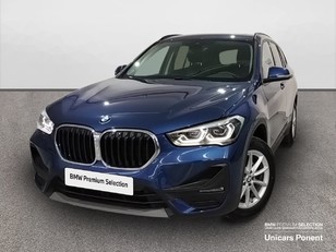 Fotos de BMW X1 sDrive18d color Azul. Año 2020. 110KW(150CV). Diésel. En concesionario Unicars Ponent de Lleida