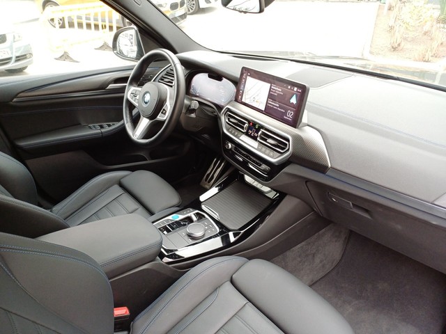 BMW iX3 M Sport color Negro. Año 2024. 210KW(286CV). Eléctrico. En concesionario Marmotor de Las Palmas