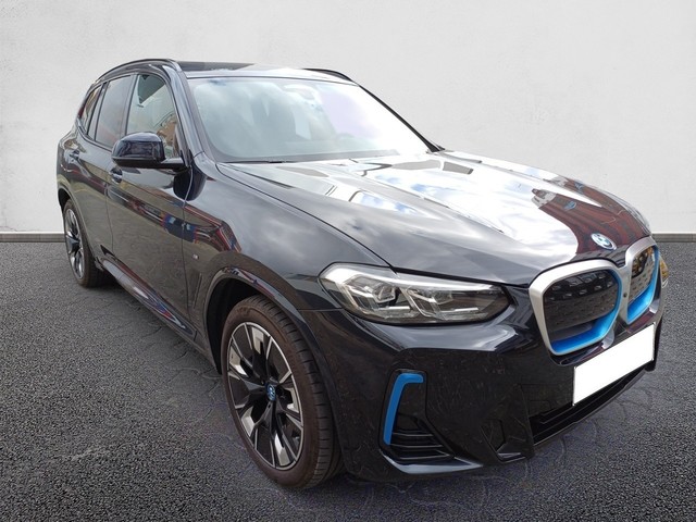 BMW iX3 M Sport color Negro. Año 2024. 210KW(286CV). Eléctrico. En concesionario Marmotor de Las Palmas