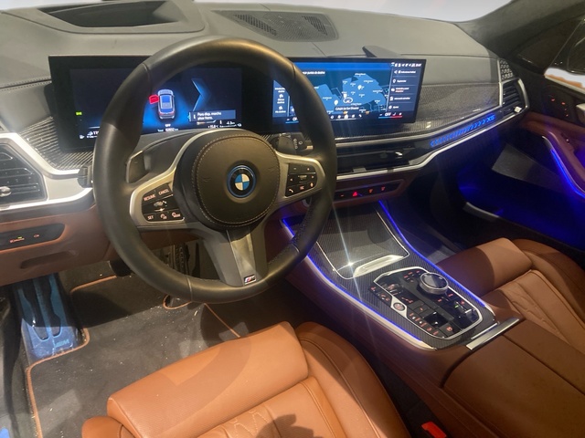 BMW X5 xDrive50e color Gris. Año 2023. 360KW(489CV). Híbrido Electro/Gasolina. En concesionario Automotor Premium Viso - Málaga de Málaga