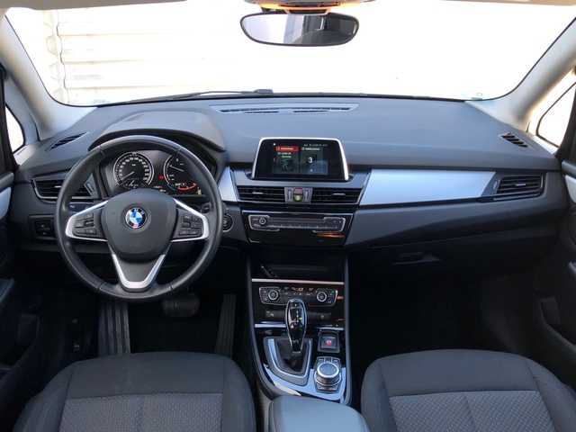 BMW Serie 2 216d Gran Tourer color Gris Plata. Año 2020. 85KW(116CV). Diésel. En concesionario Vehinter Getafe de Madrid