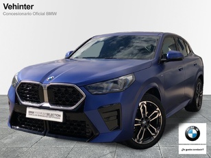 Fotos de BMW X2 sDrive18d color Azul. Año 2024. 110KW(150CV). Diésel. En concesionario Momentum S.A. de Madrid