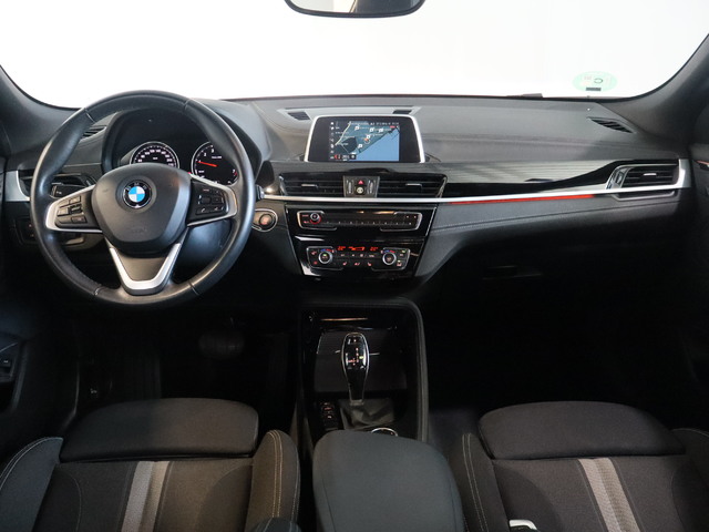 BMW X2 sDrive18i color Blanco. Año 2019. 103KW(140CV). Gasolina. En concesionario Pruna Motor de Barcelona