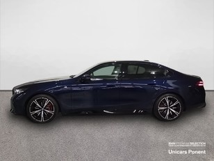 Fotos de BMW i5 eDrive40 color Azul. Año 2024. 250KW(340CV). Eléctrico. En concesionario Unicars Ponent de Lleida