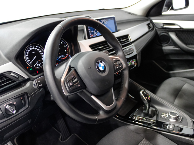 BMW X2 sDrive18d color Negro. Año 2023. 110KW(150CV). Diésel. En concesionario Barcelona Premium -- GRAN VIA de Barcelona