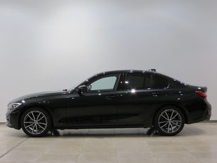 Fotos de BMW Serie 3 320d color Negro. Año 2020. 140KW(190CV). Diésel. En concesionario GANDIA Automoviles Fersan, S.A. de Valencia
