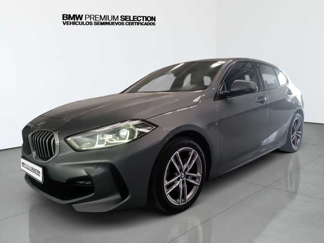 BMW Serie 1 118d color Gris. Año 2022. 110KW(150CV). Diésel. En concesionario Automotor Premium Velázquez - Málaga de Málaga