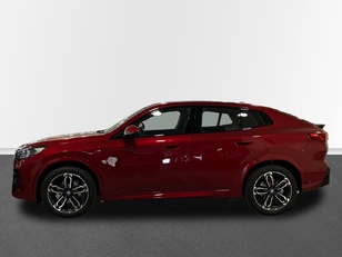 Fotos de BMW X2 sDrive18d color Rojo. Año 2024. 110KW(150CV). Diésel. En concesionario Engasa S.A. de Valencia
