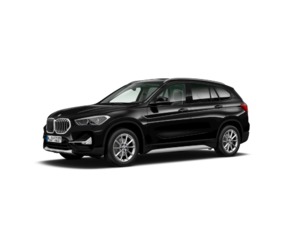 Fotos de BMW X1 sDrive18d color Negro. Año 2022. 110KW(150CV). Diésel. En concesionario Momentum S.A. de Madrid