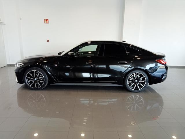 BMW Serie 4 420i Gran Coupe color Negro. Año 2023. 135KW(184CV). Gasolina. En concesionario Mandel Motor Badajoz de Badajoz