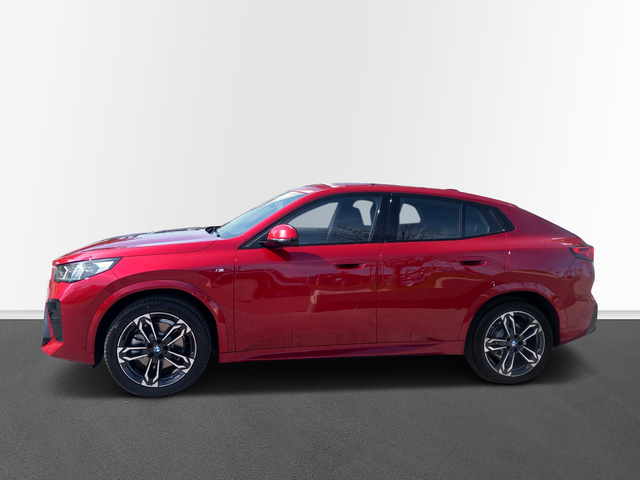 BMW X2 sDrive20i color Rojo. Año 2024. 125KW(170CV). Gasolina. En concesionario MURCIA PREMIUM S.L. JUAN CARLOS I de Murcia