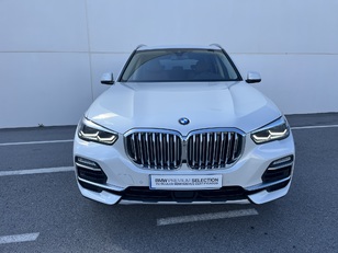 Fotos de BMW X5 xDrive30d color Blanco. Año 2020. 195KW(265CV). Diésel. En concesionario Novomóvil Oleiros de Coruña