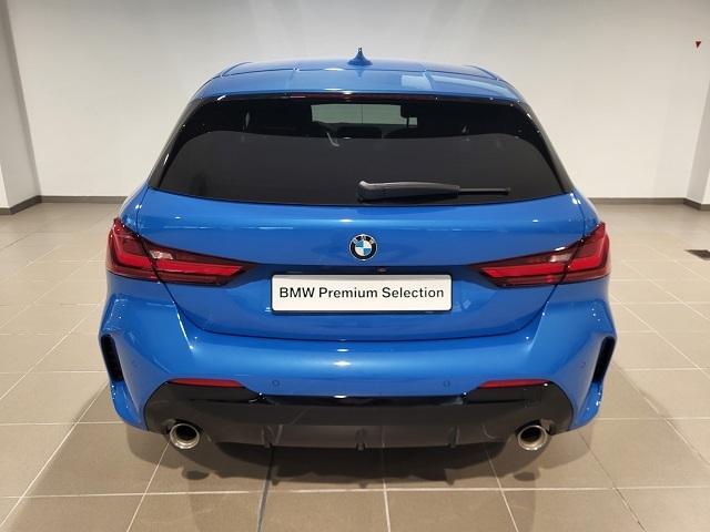 BMW Serie 1 118d color Azul. Año 2021. 110KW(150CV). Diésel. En concesionario Movitransa Cars Huelva de Huelva