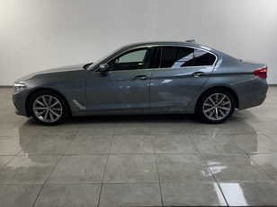 Fotos de BMW Serie 5 520d color Azul. Año 2019. 140KW(190CV). Diésel. En concesionario Movitransa Cars Jerez de Cádiz