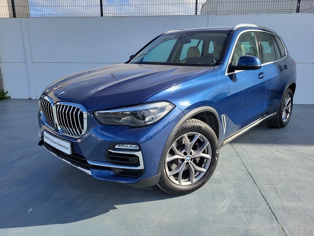 BMW X5 xDrive30d color Azul. Año 2020. 195KW(265CV). Diésel. En concesionario Movitransa Cars Huelva de Huelva