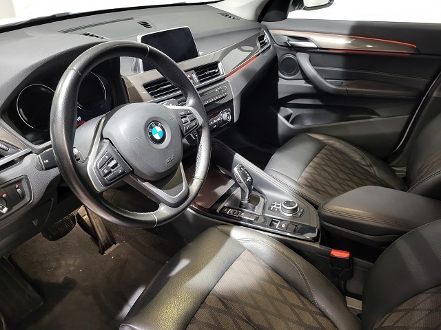 BMW X1 sDrive18d color Blanco. Año 2019. 110KW(150CV). Diésel. En concesionario Movitransa Cars Jerez de Cádiz