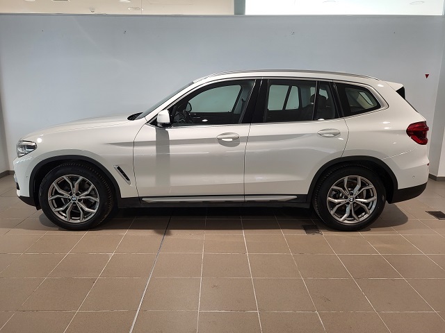 BMW X3 xDrive20d color Blanco. Año 2019. 140KW(190CV). Diésel. En concesionario Movitransa Cars Huelva de Huelva