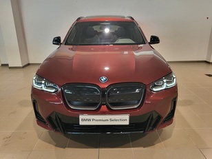 Fotos de BMW iX3 M Sport color Rojo. Año 2023. 210KW(286CV). Eléctrico. En concesionario Movitransa Cars Jerez de Cádiz