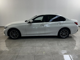 Fotos de BMW Serie 3 318d color Blanco. Año 2020. 110KW(150CV). Diésel. En concesionario Movitransa Cars Cádiz de Huelva
