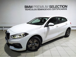 Fotos de BMW Serie 1 116d color Blanco. Año 2021. 85KW(116CV). Diésel. En concesionario Hispamovil Elche de Alicante