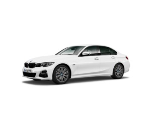 Fotos de BMW Serie 3 320e color Blanco. Año 2022. 150KW(204CV). Híbrido Electro/Gasolina. En concesionario Movilnorte Las Rozas de Madrid