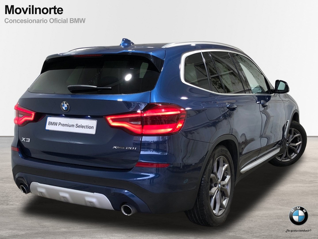 BMW X3 xDrive20i color Azul. Año 2021. 135KW(184CV). Gasolina. En concesionario Movilnorte El Plantio de Madrid