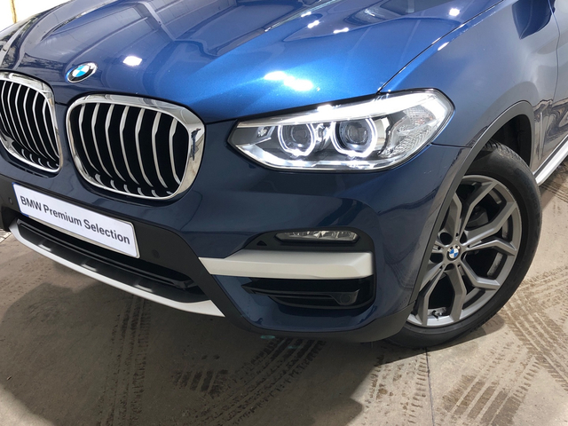BMW X3 xDrive20i color Azul. Año 2021. 135KW(184CV). Gasolina. En concesionario Movilnorte El Plantio de Madrid