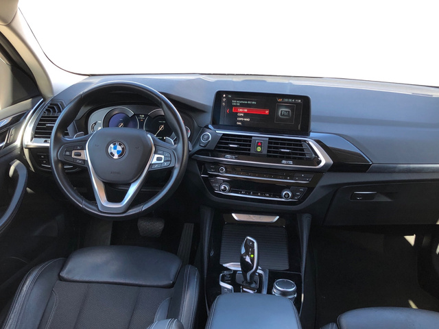 BMW X4 xDrive20d color Gris. Año 2019. 140KW(190CV). Diésel. En concesionario Auto Premier, S.A. - MADRID de Madrid