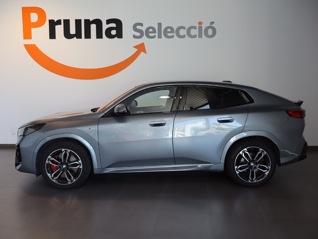 BMW X2 sDrive18d color Gris. Año 2024. 110KW(150CV). Diésel. En concesionario Pruna Motor de Barcelona