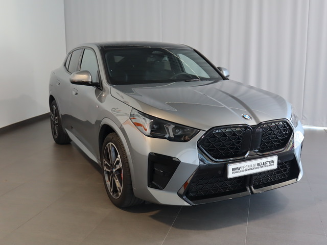 BMW X2 sDrive18d color Gris. Año 2024. 110KW(150CV). Diésel. En concesionario Pruna Motor de Barcelona