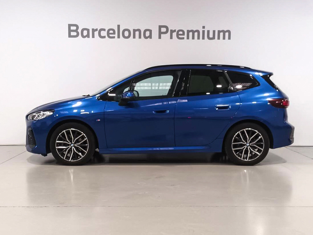 BMW Serie 2 218i Active Tourer color Azul. Año 2022. 100KW(136CV). Gasolina. En concesionario Barcelona Premium -- GRAN VIA de Barcelona