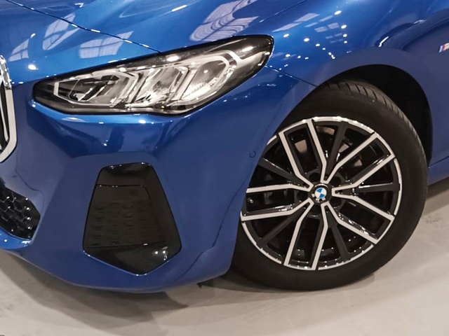 BMW Serie 2 218i Active Tourer color Azul. Año 2022. 100KW(136CV). Gasolina. En concesionario Barcelona Premium -- GRAN VIA de Barcelona