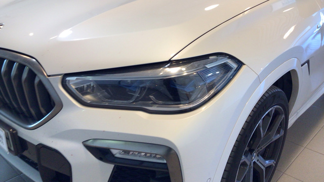 BMW X6 M50i color Blanco. Año 2021. 390KW(530CV). Gasolina. En concesionario BYmyCAR Madrid - Alcalá de Madrid