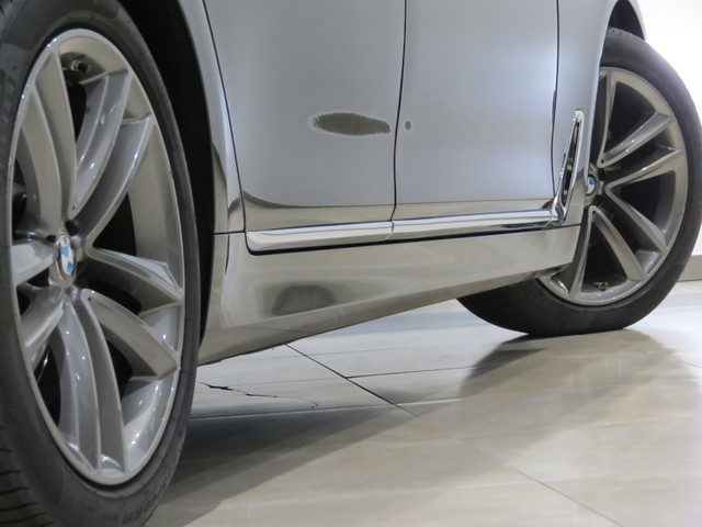 BMW Serie 7 730d color Negro. Año 2015. 195KW(265CV). Diésel. En concesionario GANDIA Automoviles Fersan, S.A. de Valencia