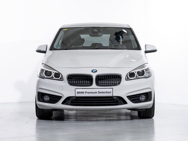 BMW Serie 2 218d Active Tourer color Blanco. Año 2015. 110KW(150CV). Diésel. En concesionario Oliva Motor Girona de Girona