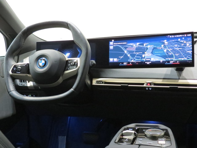 BMW iX xDrive40 color Negro. Año 2023. 240KW(326CV). Eléctrico. En concesionario FINESTRAT Automoviles Fersan, S.A. de Alicante