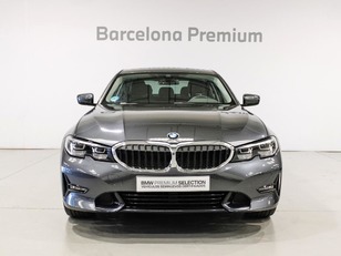 Fotos de BMW Serie 3 318d color Gris. Año 2022. 110KW(150CV). Diésel. En concesionario Barcelona Premium -- GRAN VIA de Barcelona